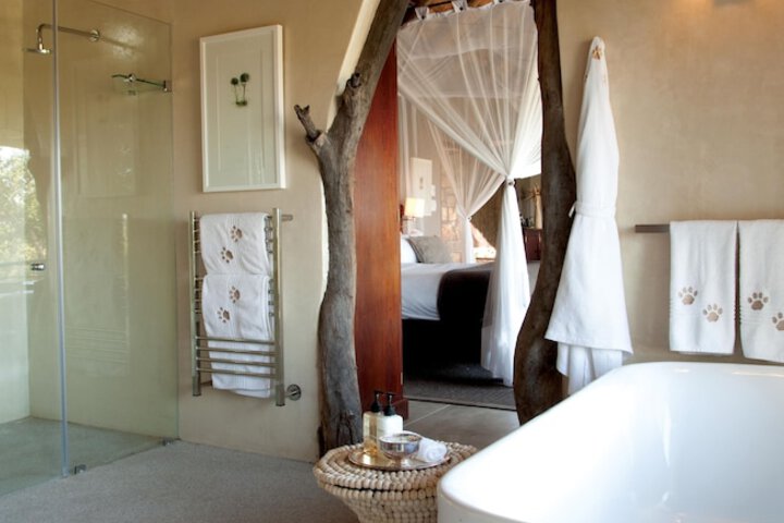 Room 10 of 38