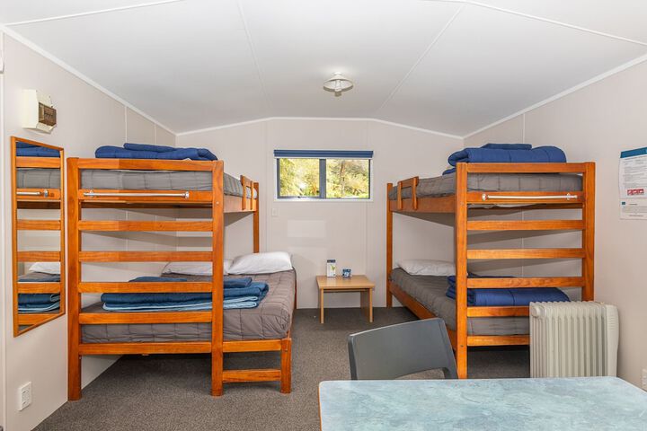 Room 25 of 76
