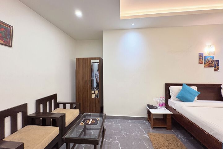 Room 34 of 59