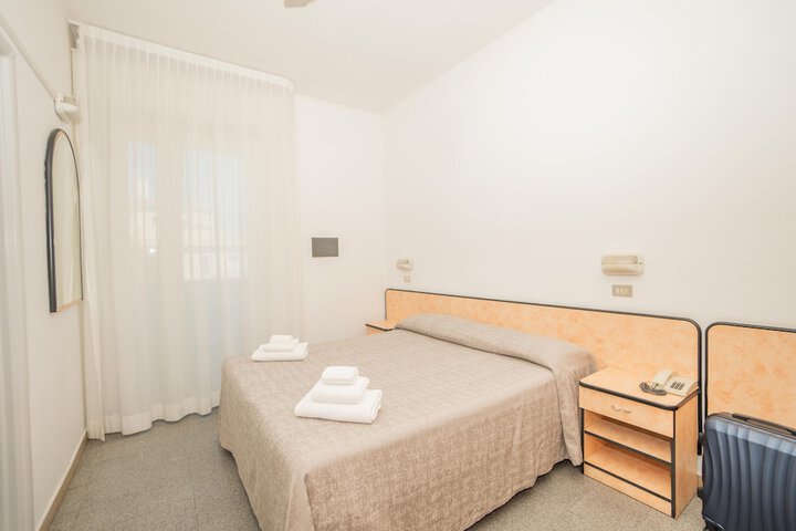 Room 7 of 26