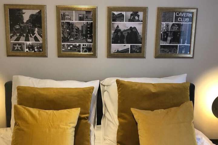 Room 9 of 43