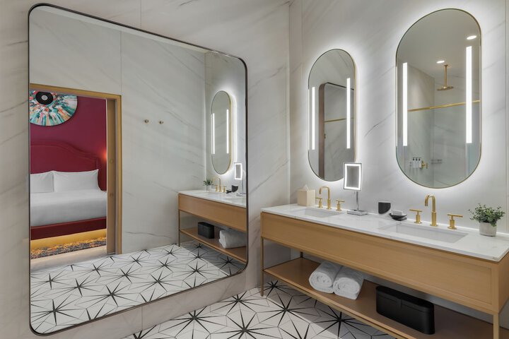 Bathroom sink