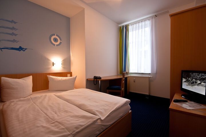 Room 8 of 44