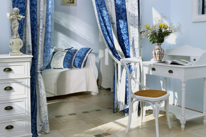 Room 4 of 80