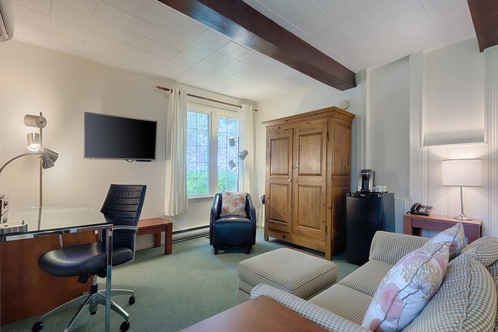 Room 33 of 71