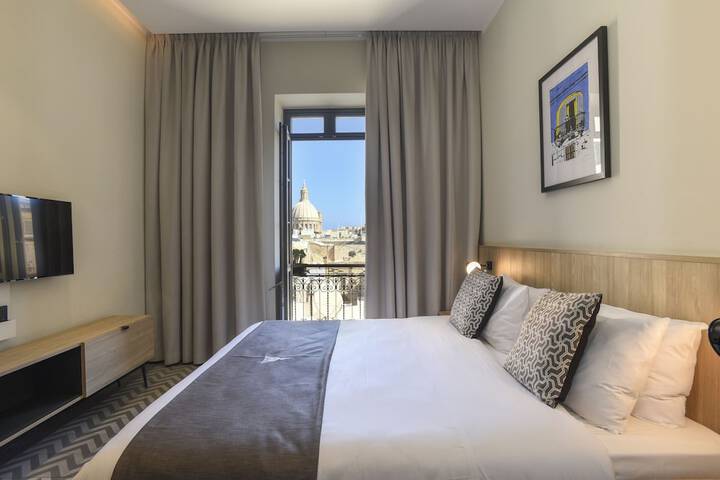 Room 14 of 77