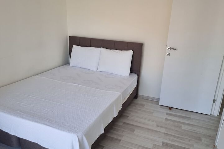 Room 6 of 58