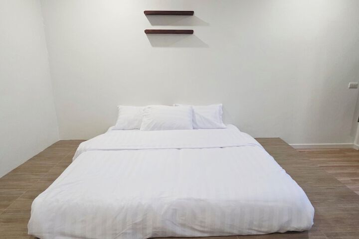 Room 16 of 68