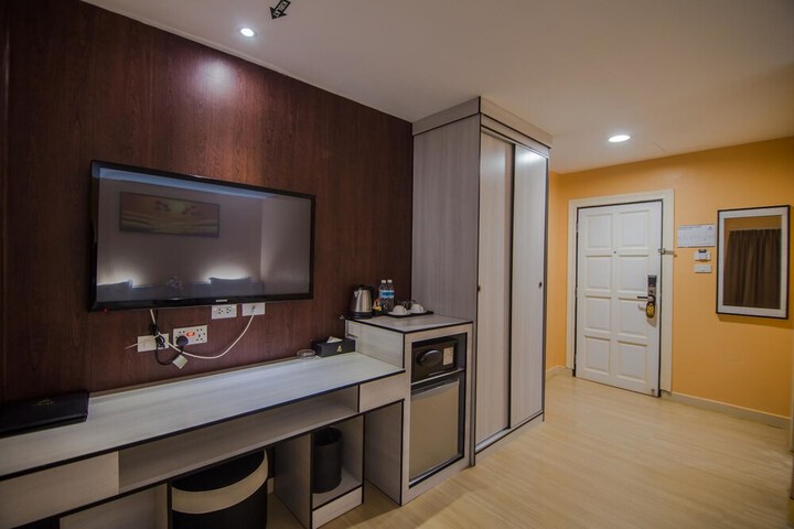 Room 18 of 30