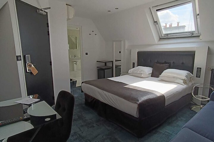 Room 71 of 173