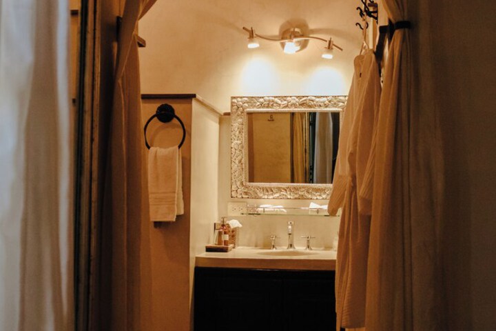 Room 28 of 59