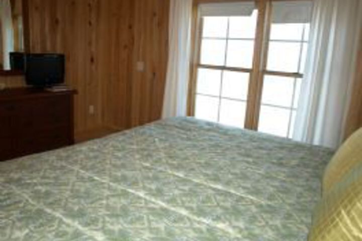 Room 11 of 16
