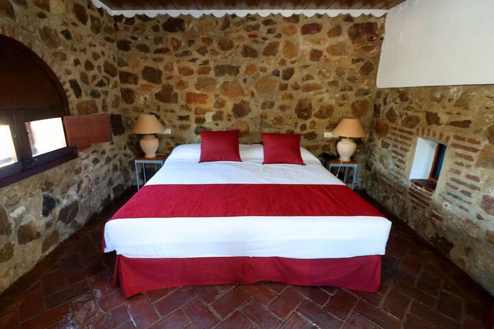 Room 4 of 42