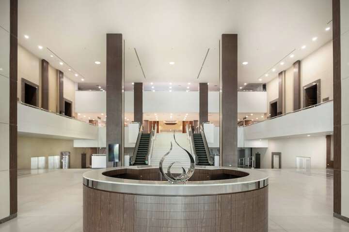 Entrance & Lobby