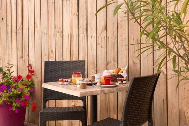 Breakfast/Coffee Service 17 of 19