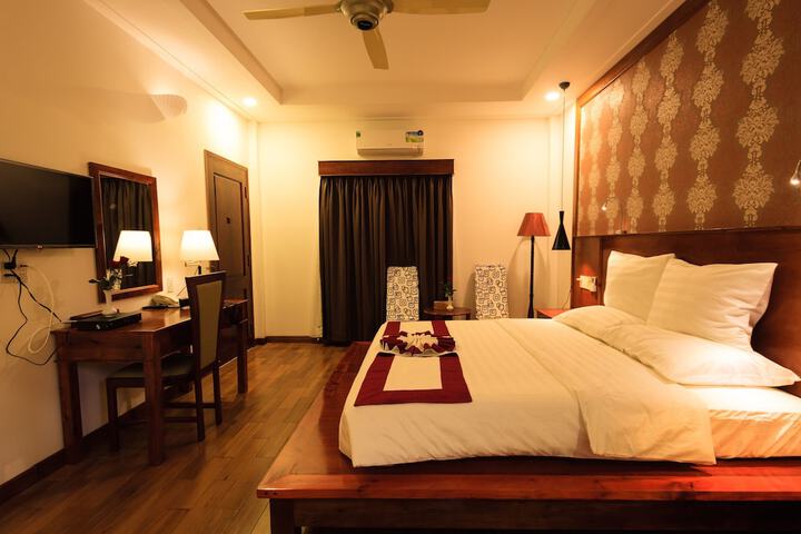 Room 4 of 38