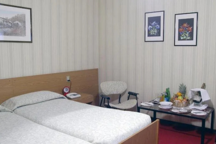 Room 3 of 18