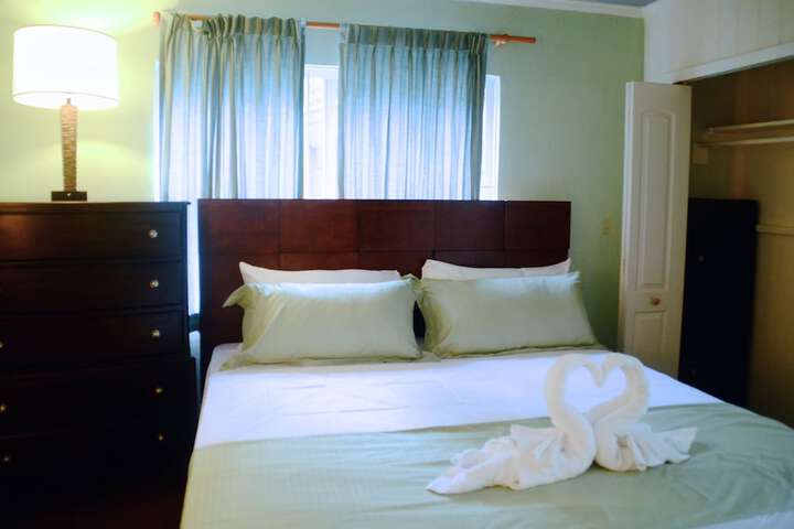 Room 6 of 93