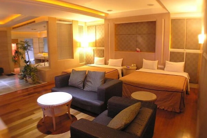 Room 16 of 52