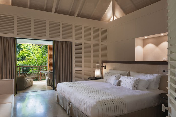 Room 4 of 98