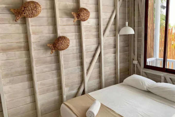 Room 4 of 20