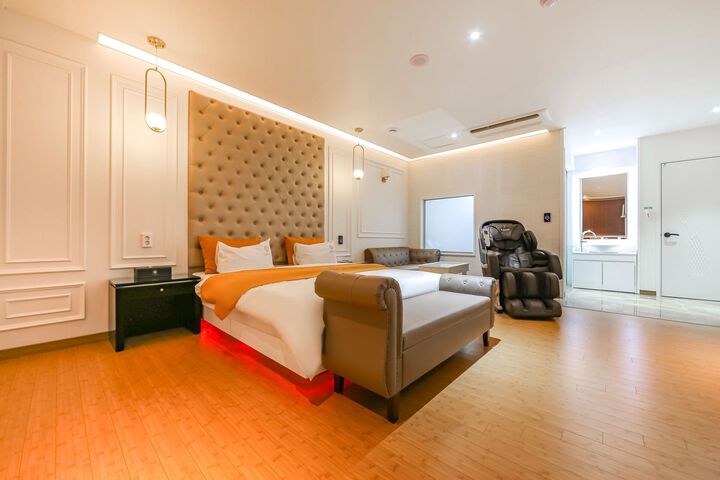 Room 45 of 81