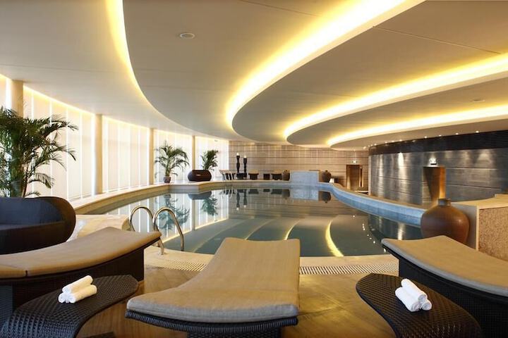 Pool Hotel