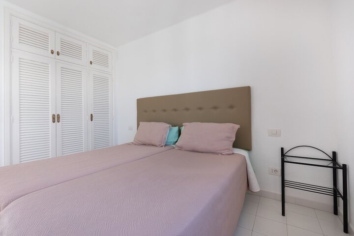 Room 4 of 38