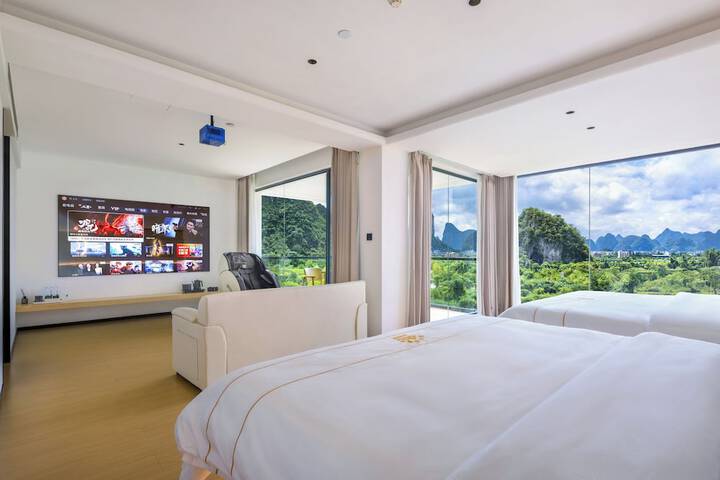 Room 83 of 158