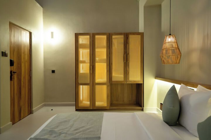 Room 104 of 222