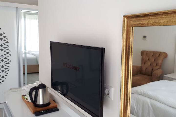 Room 10 of 35
