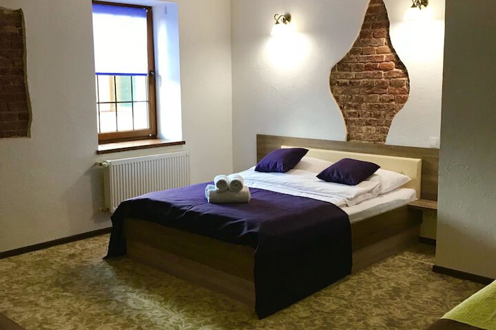 Room 4 of 46