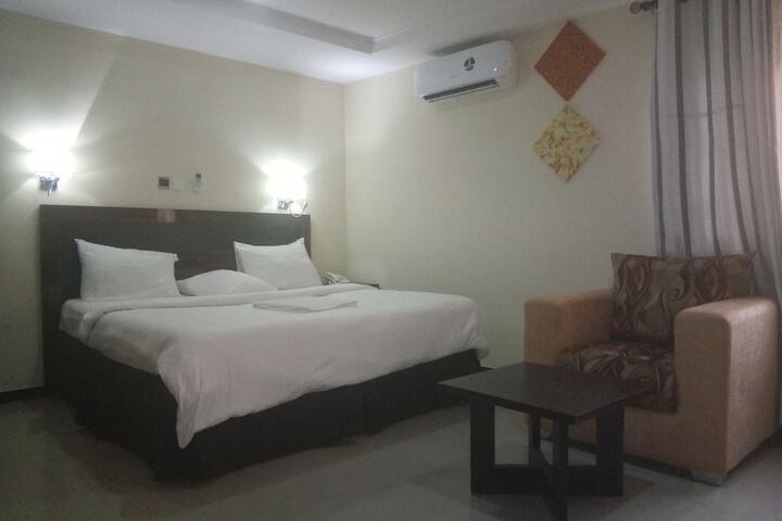 Room 14 of 38