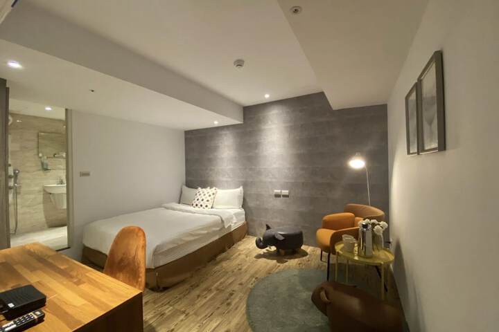 Room 12 of 44
