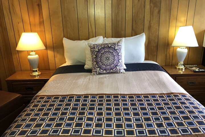 Standard | King Bed (16 of 18)