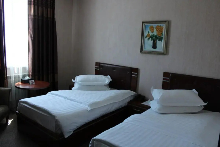 Room 8 of 25