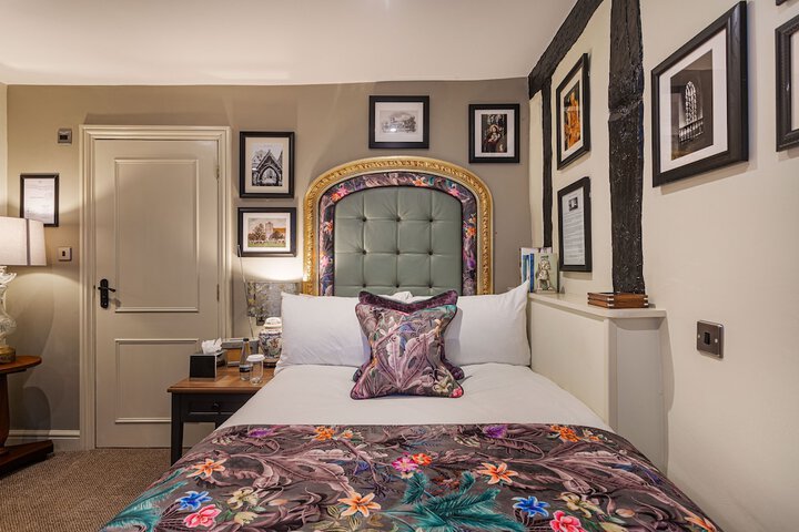 Room 53 of 169