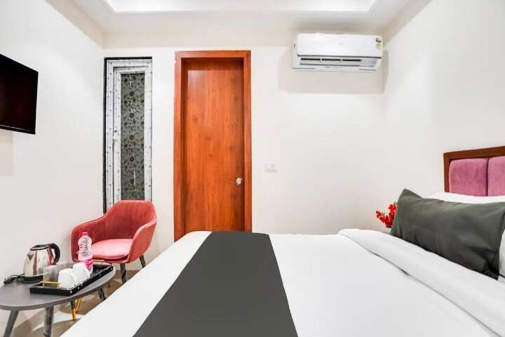 Room 15 of 28