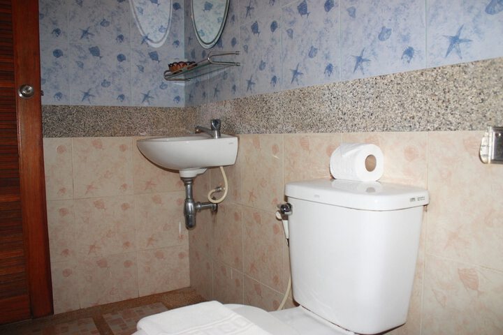 Room 16 of 26
