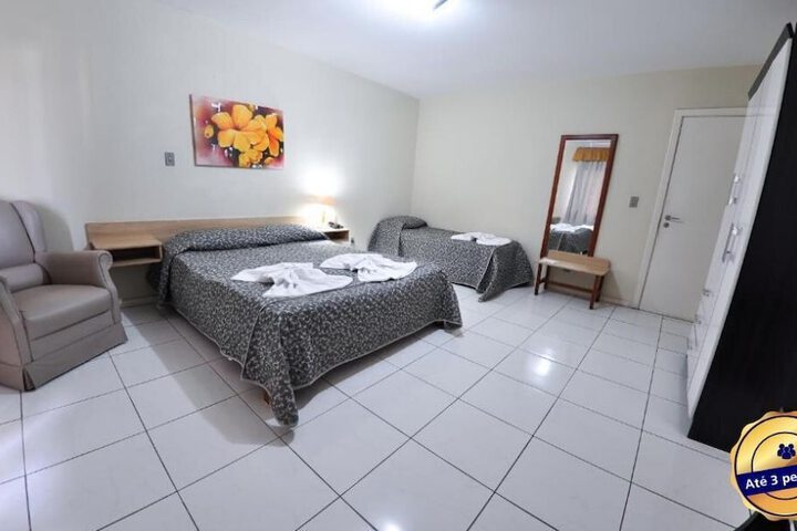 Room 8 of 12