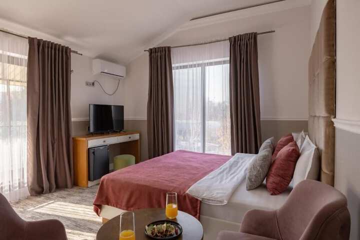 Room 4 of 26