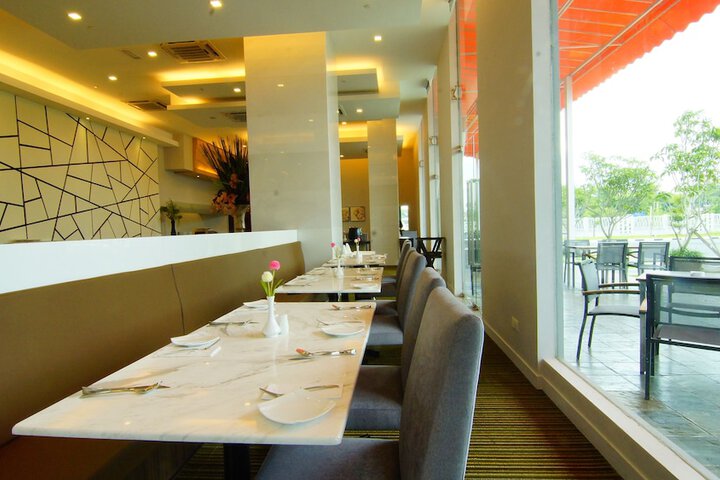 Dining 99 of 148
