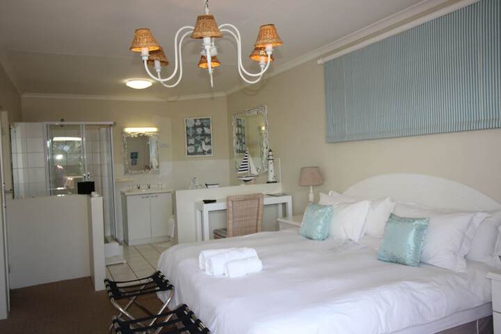 Room 32 of 67