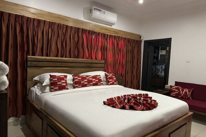 Room 30 of 165