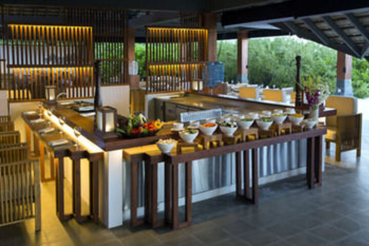 Dining 76 of 94