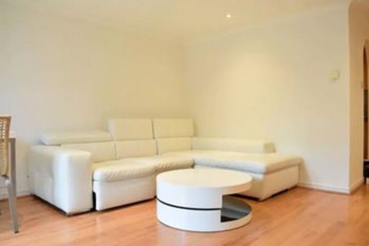 Room 12 of 16