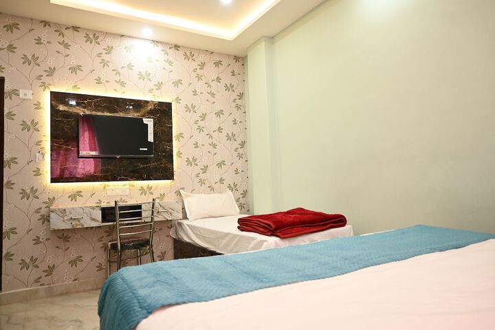 Room 2 of 21