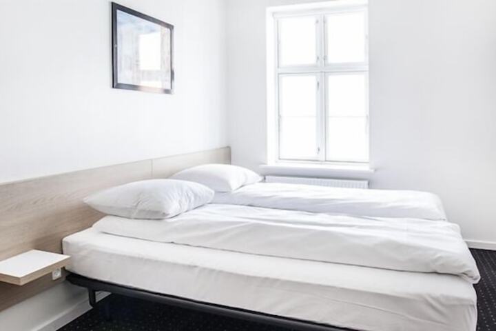 Room 2 of 15