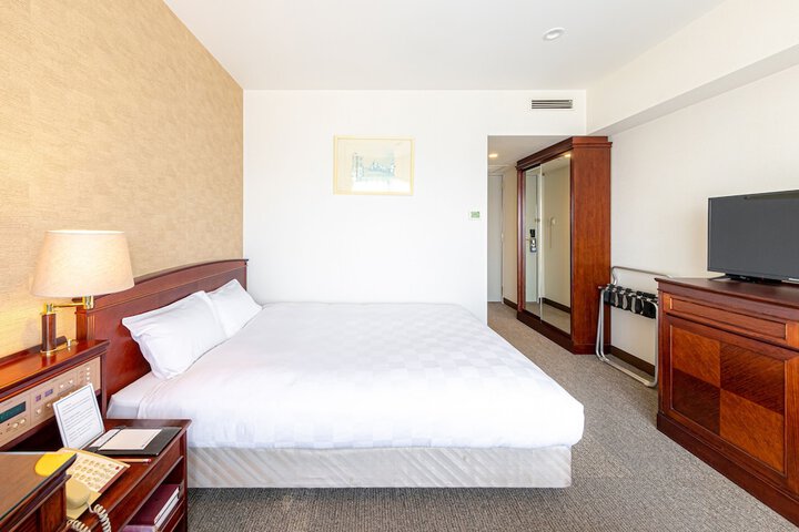 Room 13 of 50
