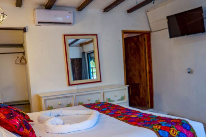 Room 8 of 28